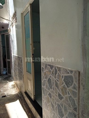 Cho thuê nhà nhỏ xinh ngay trung tâm quận 1