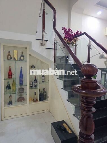 NHÀ ĐẸP 3 LẦU SÂN THƯỢNG, NỞ HẬU LỚN RẤT THOÁNG HỒNG BÀNG P16 Q11