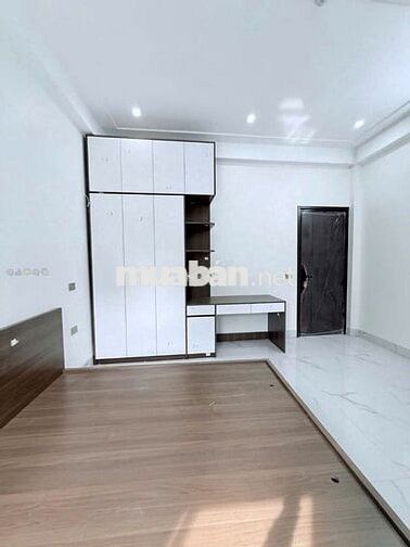 🏢 Cho Thuê Phòng Cao Cấp – Ngay Cổng Làng Lụa Vạn Phúc🏢