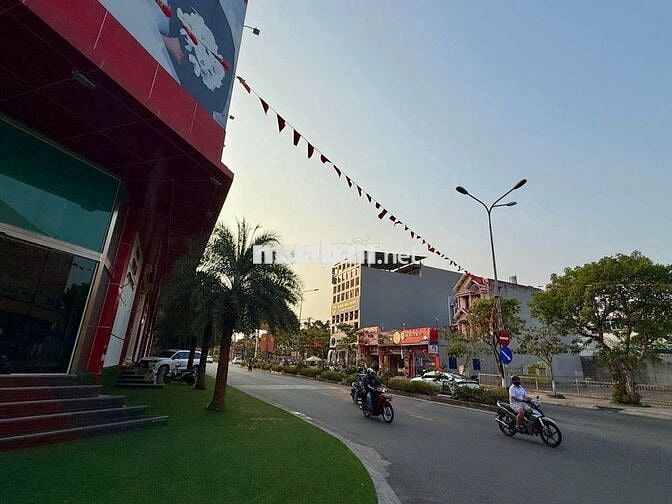 ĐẤT MẶT TIỀN ĐG SỐ 9. TRUNG TÂM HÀNH CHÍNH DĨ AN. 197M2. GIÁ 14,9 TỶ