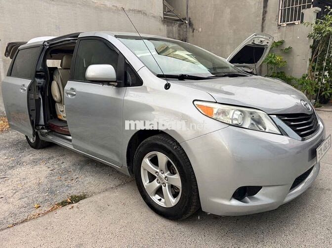Toyota Sienna 2010 Bạc 110.000km