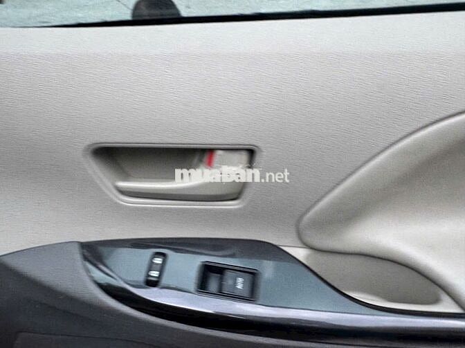 Toyota Sienna 2010 Bạc 110.000km