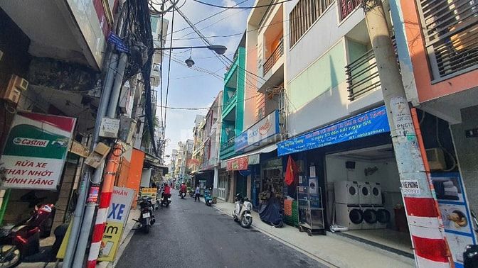Bán tòa CHDV mới 6 tầng 16 phòng, 2MT, gần sân bay Tân Sơn Nhất giá 17