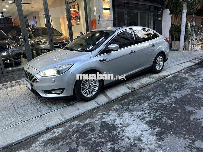 Ford Focus Titanium 2016 Bạc