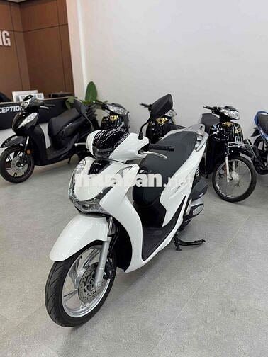 SH125 date cuối 2025 Trắng rin siêu lướt 3k km