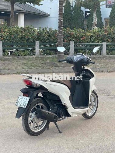 Honda Vision 2023 màu Trắng