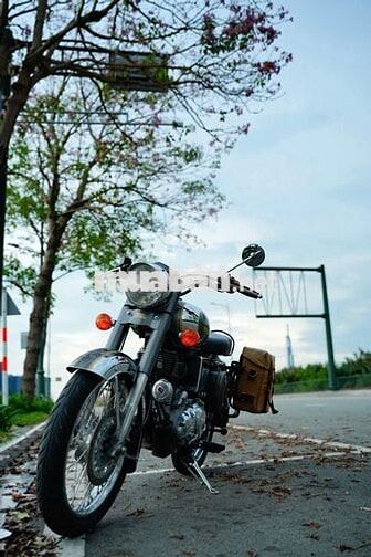 Royal Enfield Classic 500 Chrome Xám