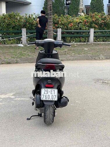 Piaggio Zip màu Đen