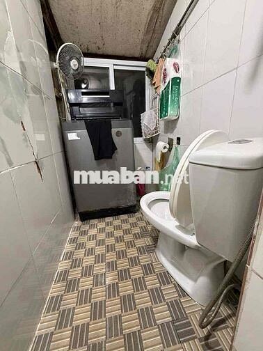 3.x tỷ Tập thể  phố Lê Đại Hành HBT tầng 2 70m 2PN, gần phố Sổ Đỏ TO