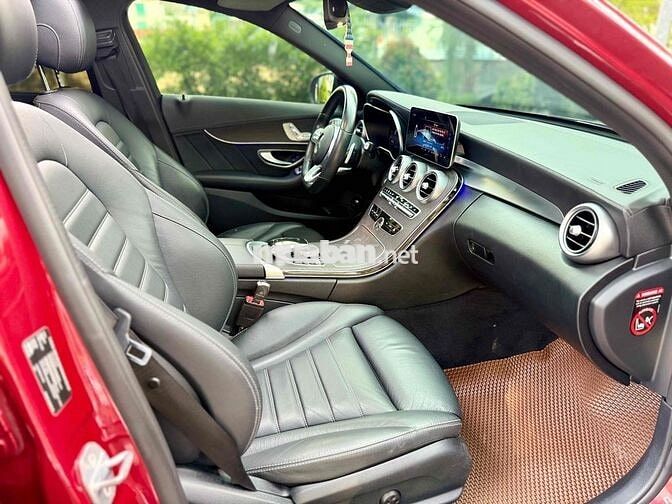 Mercedes C300 AMG 2019 Đỏ siêu lướt