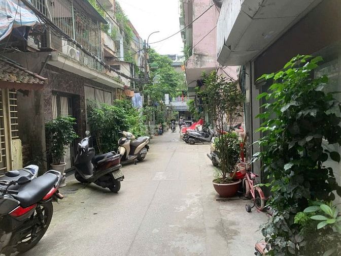 Cho thuê nhà nguyên căn gần ngõ 280 đường Lê Duẩn, Quận Đống Đa