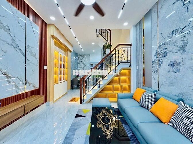 Bán nhà giá ngộp gần MT Hòa Hưng, P.13, Quận 10 – 39m2 giá 4tỷ500tr.