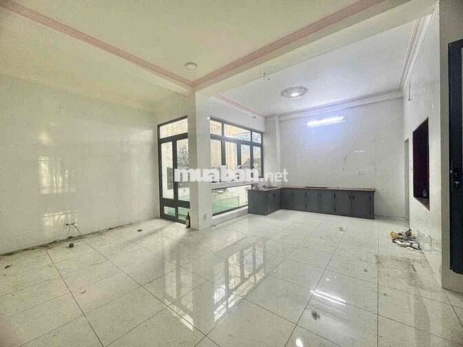 💥 NHÀ [ 8 x 20] 3 LẦU (8PN,5WC) ĐƯỜNG KÊNH NƯỚC DEN💥
