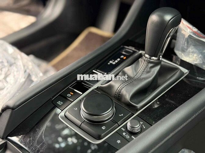 Mazda 3 2024 Luxury 13.000km Xanh đậm