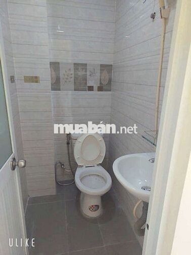 Bán nhà sổ hông  đã chia thành 2 căn