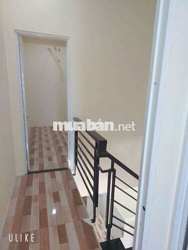 Bán nhà sổ hông  đã chia thành 2 căn