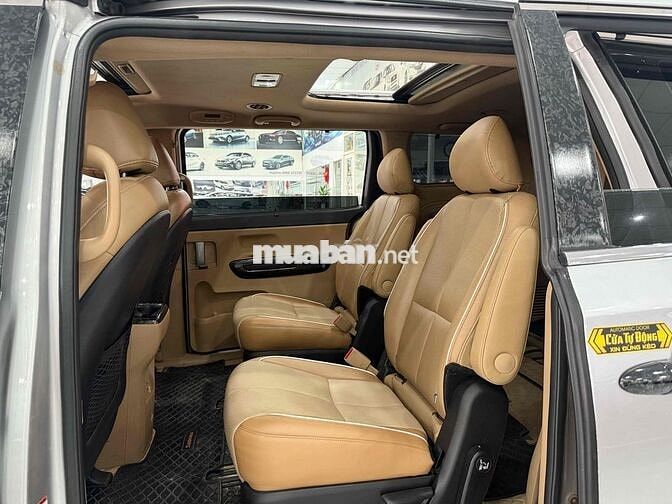 KIA SEDONA 2.2L DATH SX 2018 66.000 km Bạc