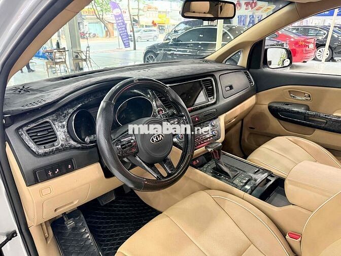 KIA SEDONA 2.2L DATH SX 2018 66.000 km Bạc