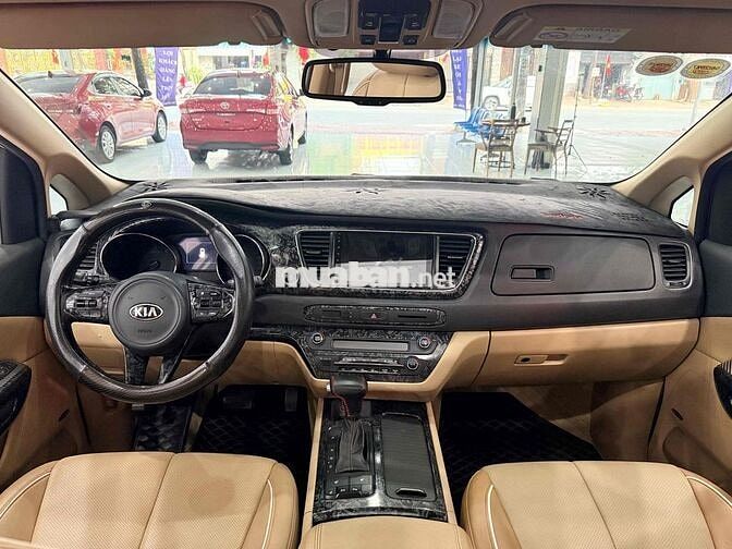 KIA SEDONA 2.2L DATH SX 2018 66.000 km Bạc