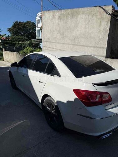 Chevrolet Cruze Trắng