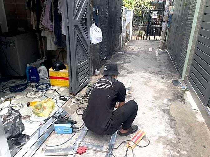 Tuyển Thợ Sửa Điện Nước Tại TPHCM