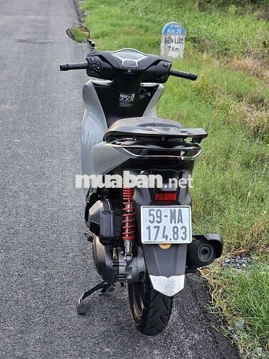 Honda SH160i ABS 2025 Xám xi măng 8000km