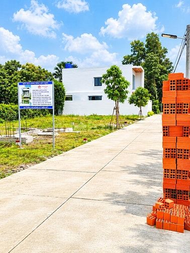 CHỈ 360 TRIỆU – SỞ HỮU LÔ ĐẤT THỔ CƯ TRUNG TÂM THỊ TRẤN CẦN ĐƯỚC