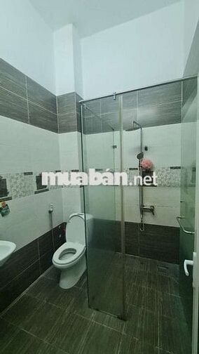 NHÀ 4.5X18 3 LẦU 4PN 3WC HẺM XE TẢI P14 GV