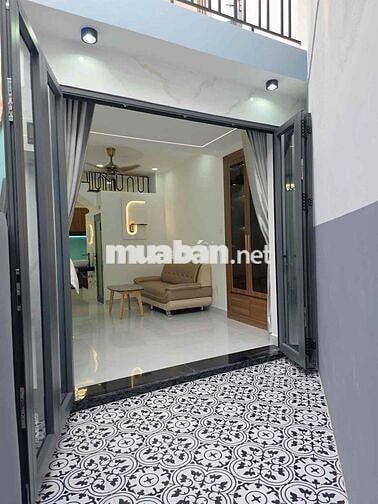 nhà đuòng Lạc Long Quân Tân Bình- DT 21m2 - 2 Lầu - 2 PN