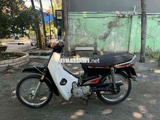Honda Dream màu Trắng Đen
