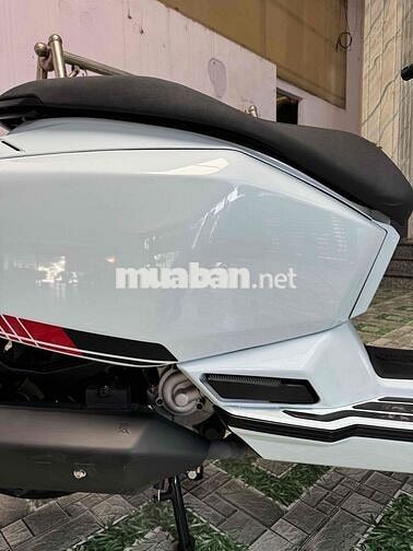 Lambretta 125 ABS 2026 Trắng Đen Nhập Thái