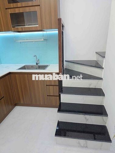 nhà đuòng Lạc Long Quân Tân Bình- DT 21m2 - 2 Lầu - 2 PN