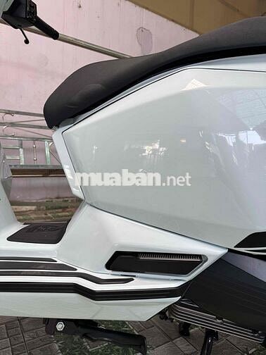 Lambretta 125 ABS 2026 Trắng Đen Nhập Thái