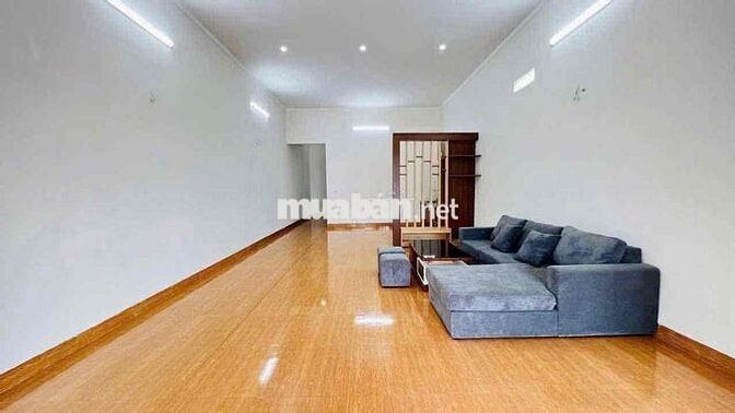 Nhà co sân ô tô, p khách + bếp liền nhau , 2 pn, 1  wcDiện tích: 5*23