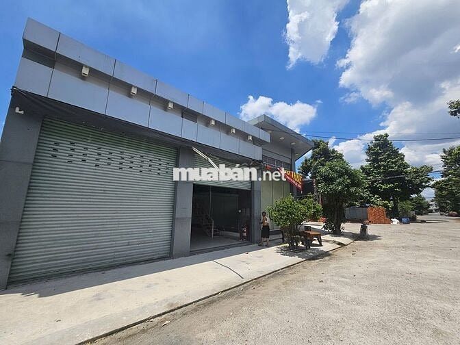 Cho thuê MBKD 2 mặt tiền tại Vĩnh Phú