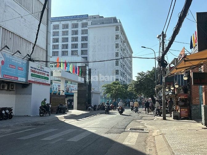 Bán MTKD ngang 4.4m 101m2 3lầu ngay chợ Gò Vấp Nguyễn Văn Nghi 13.5 tỷ