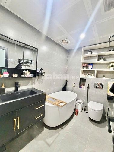 BÁN NHÀ LIỀN KỀ ĐỖ QUANG_ĐỐI DIỆN CÔNG VIÊN_5 TẦNG THANG MÁY ĐẸP_22 TY