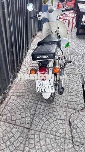 Honda Cub màu Trắng