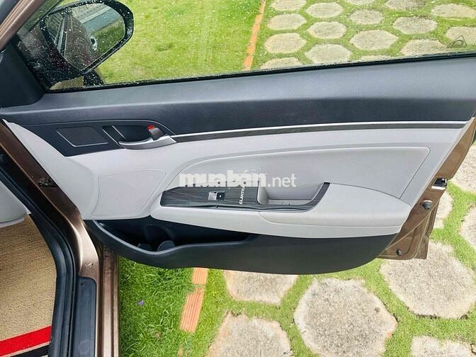 Hyundai Elantra 1.6 AT 8 vạn