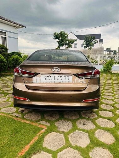 Hyundai Elantra 1.6 AT 8 vạn