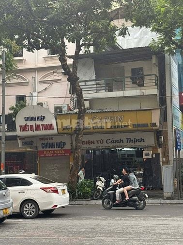 Cho thuê nhà ngã tư Hàng Bài - Hai Bà Trưng vị trí kim cương