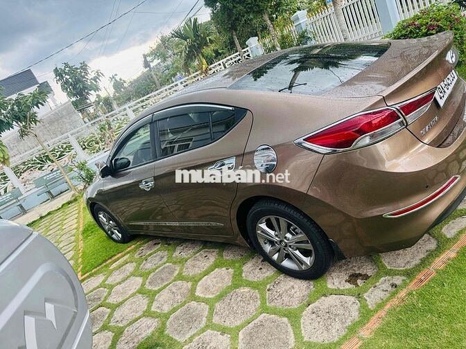 Hyundai Elantra 1.6 AT 8 vạn