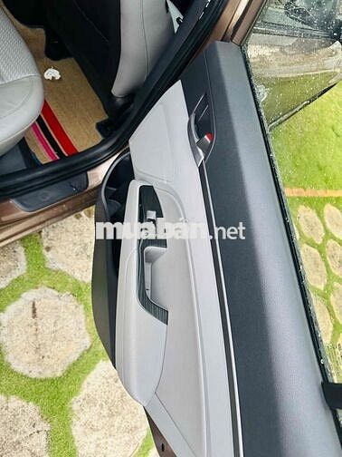 Hyundai Elantra 1.6 AT 8 vạn