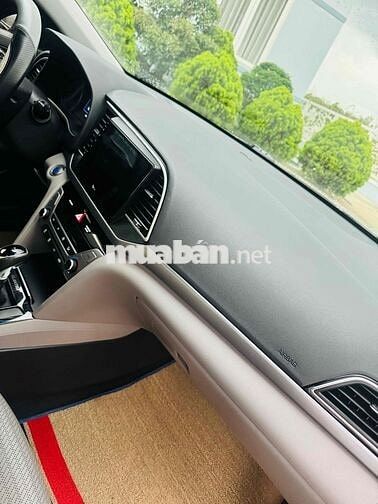 Hyundai Elantra 1.6 AT 8 vạn