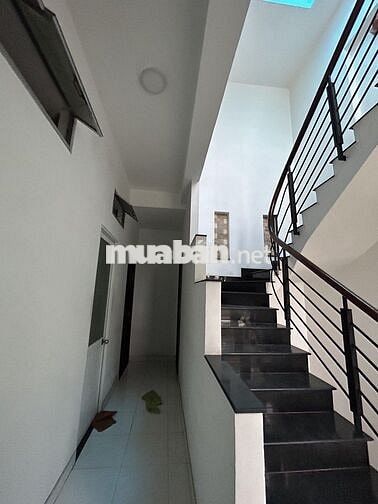 Cho thuê nhà 6x18m, 4 tầng, 5PN, 5WC, KDC Cao Lỗ, P.4, Q.8
