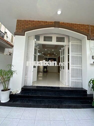 Cho thuê nhà 6x20m, 3 tầng, 5PN, 5WC, Tạ Quang Bửu, P.5, Q.8