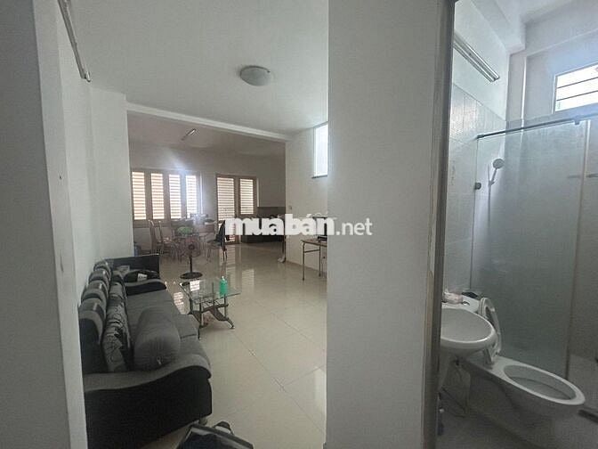 Cho thuê nhà 6x18m, 4 tầng, 5PN, 5WC, KDC Cao Lỗ, P.4, Q.8