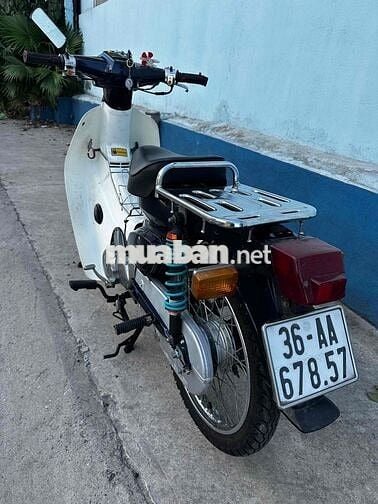 Honda Cub 50 Đen trắng