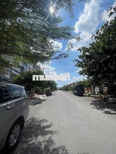 Cho thuê kho 8x20m, có gác, KDC Cao Lỗ, P.4, Q.8