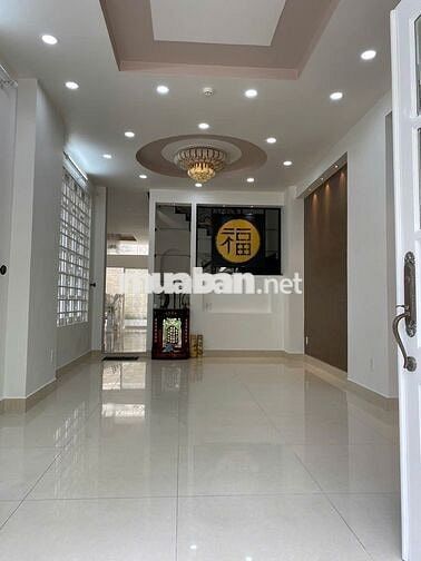 Cho thuê nhà 6x20m, 3 tầng, 5PN, 5WC, Tạ Quang Bửu, P.5, Q.8